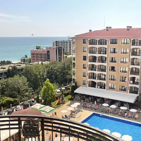 アパート Spacious Seaview Apartments, 100m To The *