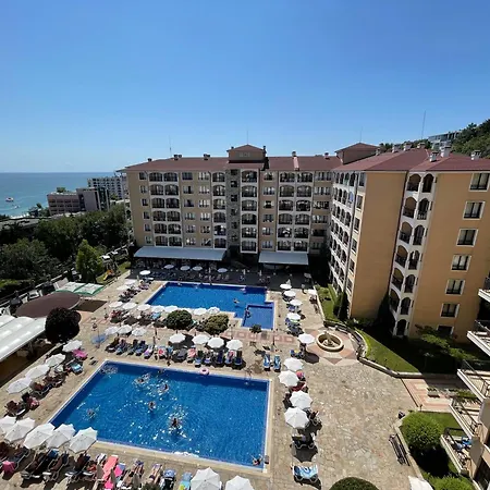 Spacious Seaview Apartments, 100m To The * ゴールデンサンド