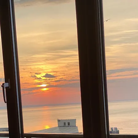 Appartement Spacious Seaview Apartments, 100m To The *