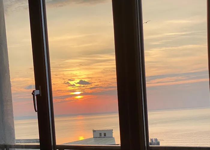 Apartamento Spacious Seaview Apartments, 100m To The *